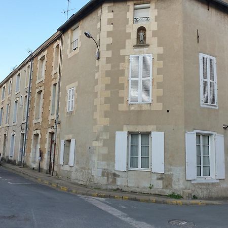 Studio Simplicien *Cosy* Plein Centre Ville De Poitiers *Tv* Wifi *Cafe* Exterior foto